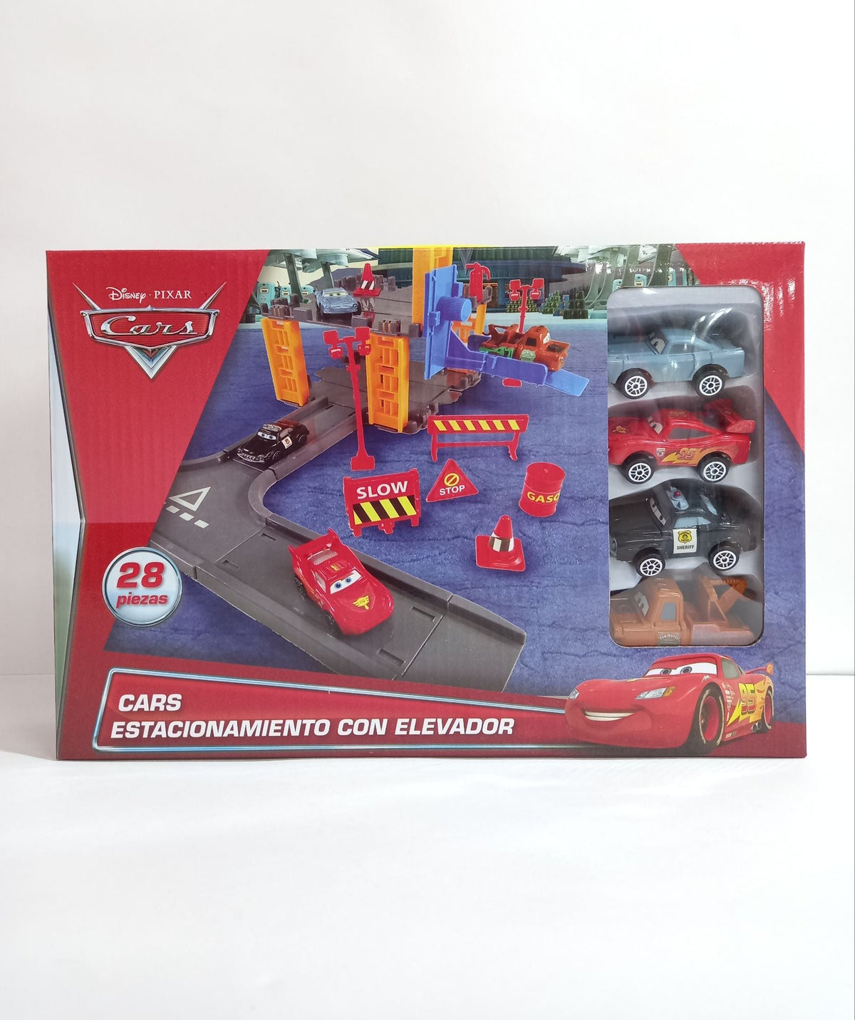 ESTACIONAMIENTO CON ELEVADOR DE CARS