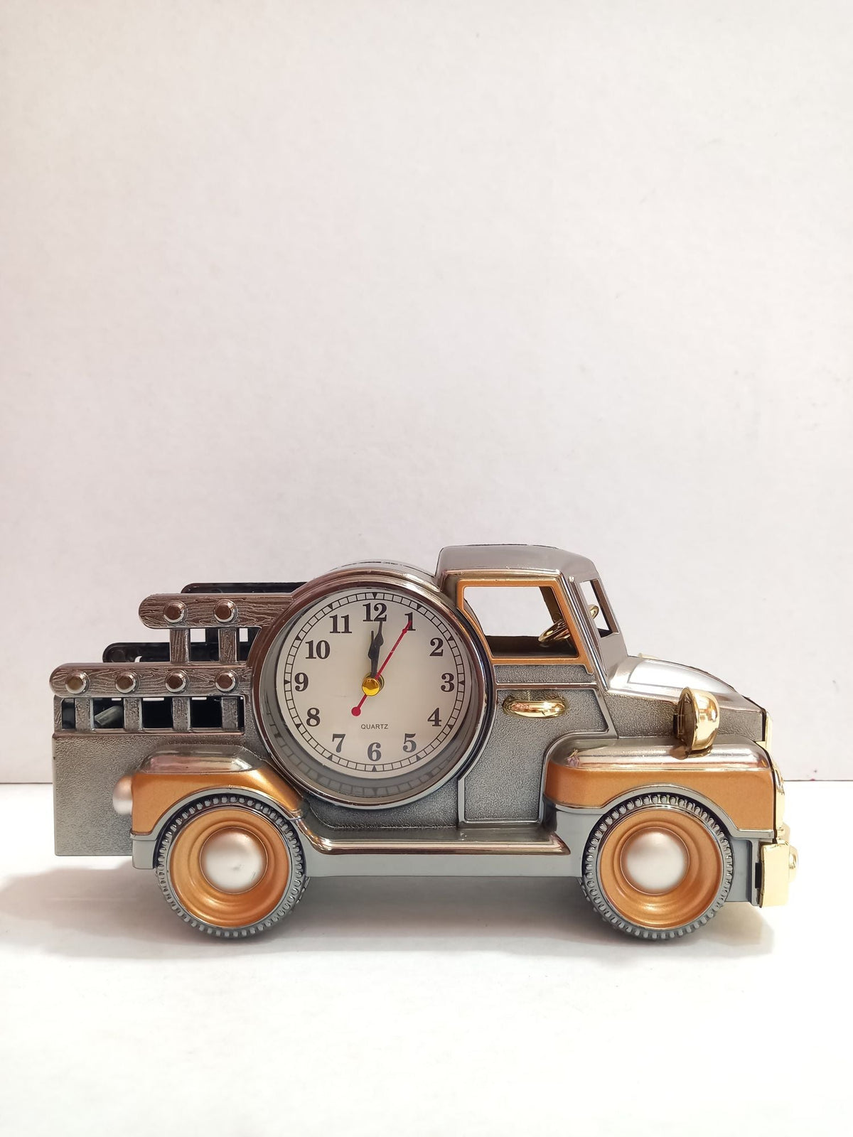 RELOJ CARCACHA CON PORTA LAPIZ